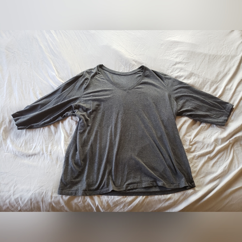 Gray 3/4 sleeve shirt